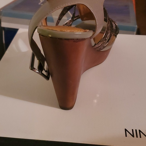 Sandals - Picture 4 of 5